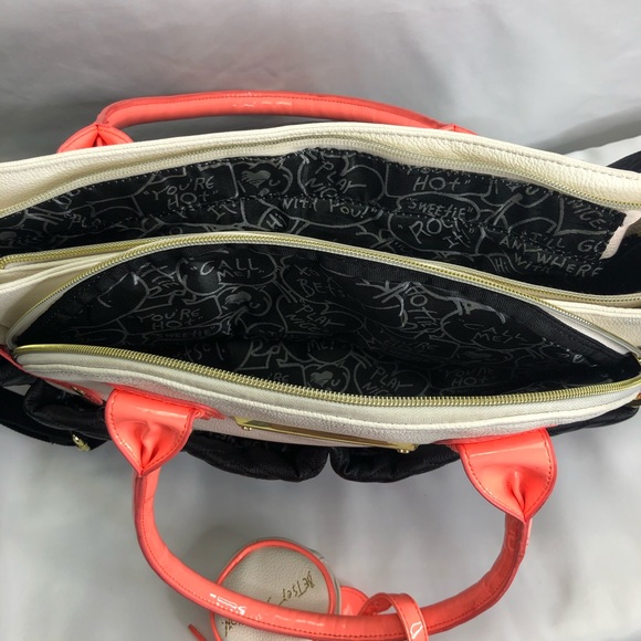 Betsy Johnson Large Diaper Bag - Picture 12 of 12